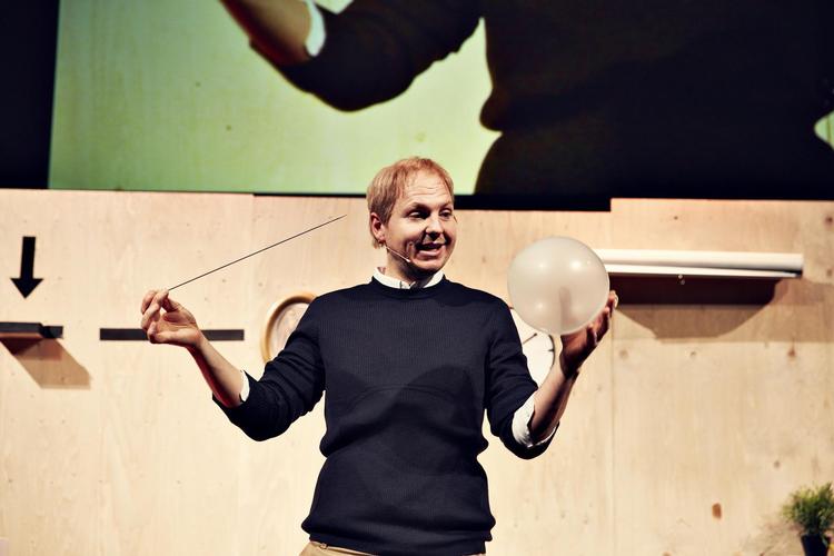 Rune Klan er dansk standups svar på okapien. Aparte, spraglet, sjælden og fantastisk. 