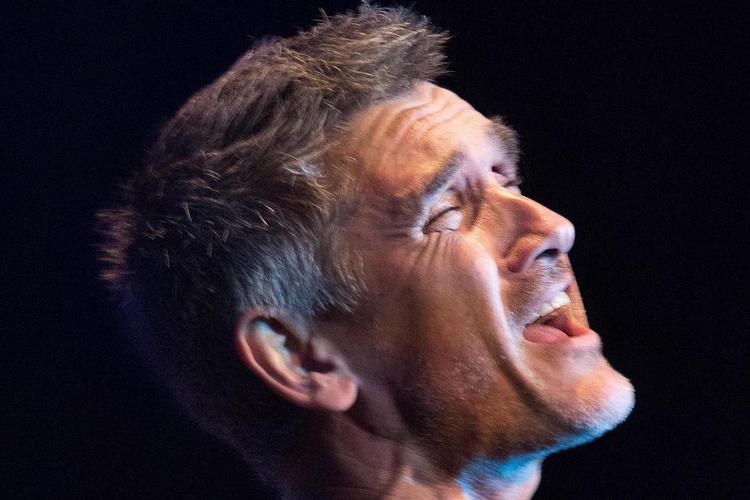 Curtis Stigers hylder et swingende ikon og en musikgenre, der aldrig ældes. Arkivfoto Peter Klint