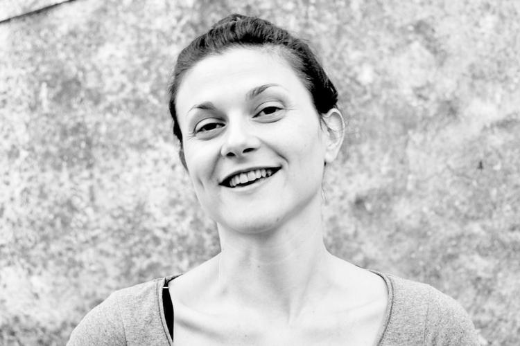 Hvis man kun vil interessere sig for en enkelt argentinsk jazzkunstner, bør det være pianisten Paula Shocron. Hun har taget rejsen fra mainstream standards til fri og eksperimenterende jazzmusik. 