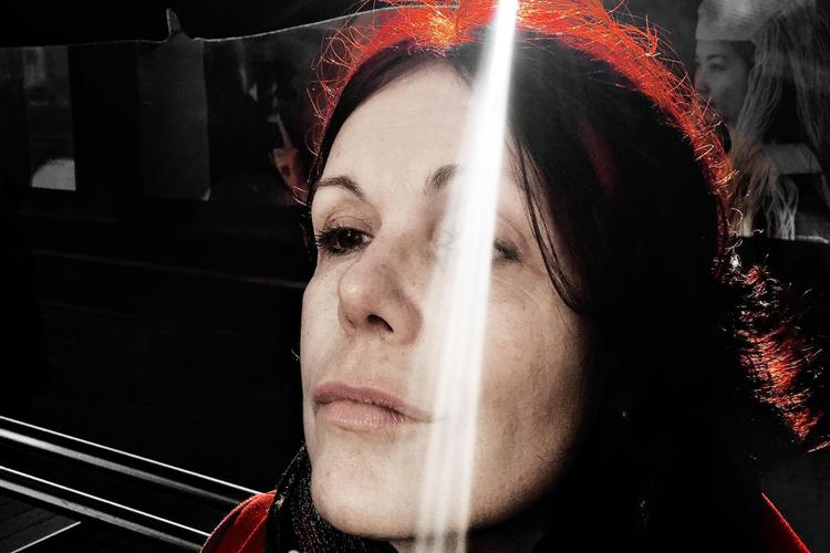 Forfatter Christina Hesselholdt har skrevet romanen 'Vivian' om gadefotografen Vivian Maier, som efterlod sig over 150.000 fotos.  