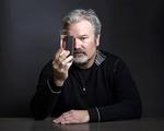Det at lave må film må ikke indeholde alt for mange kendte faktorer. Så bliver man doven, mener Gore Verbinski. 