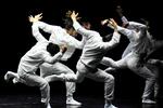 Ud over Hofesh Shechters ’Barbarians’ kan Bora Bora i slutningen af april byde på nok en international kulturbysatsning, nemlig shooting star-festivalen Spring Forward, mens Musikhuset topper med Wayne McGregor og Pariser-operaen. 