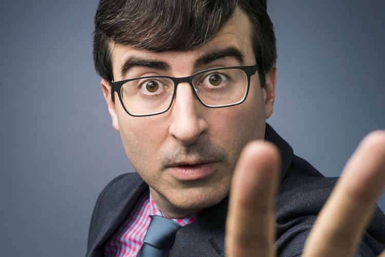 John Oliver er en humoristisk aktivist. 