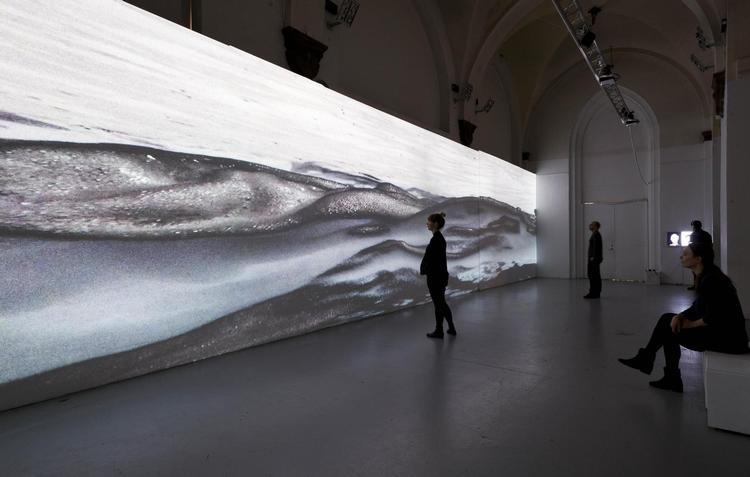 Står det til socialdemokraterne på Københavns Rådhus skal Nikolaj Kunsthal i fremtiden give atelier- og udstillingsplads til uetablerede kunstnere. 