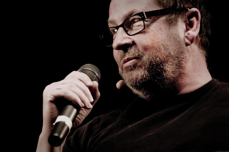 Siden Lars von Trier ved et pressemøde i Cannes for seks år siden sagde, at han forstod Hitler, har han holdt lav profil i forhold til pressen. 