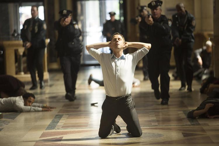 ’Sneaky Pete’ er fremragende godt fortalt med masser af spændende situationer og nervepirrende tipping points i hvert afsnit. På billedet ses Giovanni Ribisi i rollen som svindleren Marius. 