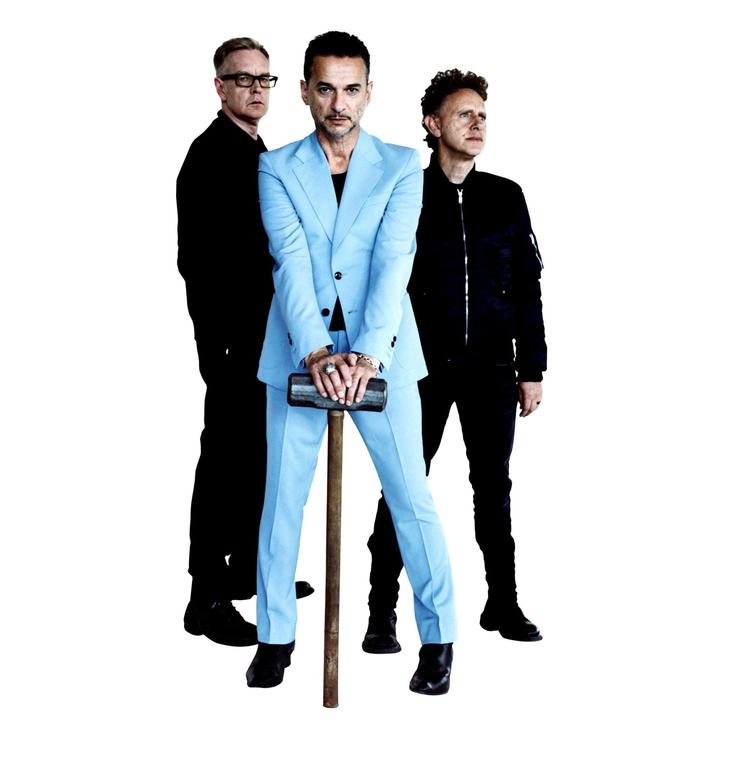 På ’Spirit’ hænger Depeche Mode lovlig meget fast i fortiden, selv om de efterspørger revolution fra folket rundt omkring i verden. 