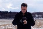 Mark Kozelek skriver om det, han tænker. Da Nick Caves søn døde sidste år, skrev han også en sang om det, hvor han udtrykte sin sorg på kollegaens vegne. 