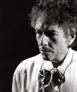 Der går for meget månelys i den for Bob Dylan. 