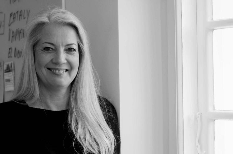 Tina Thomsen tager for sig af kulturtilbuddene i Aarhus. 