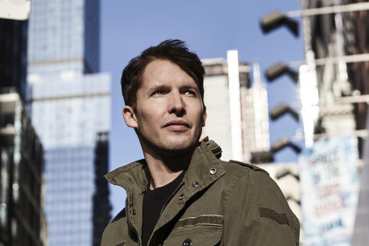 James Blunt er morsom, når han skriver på Twitter. Helt så morsomme er hans sange på det nye album ’The Afterlove’ dog ikke. 