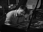 Arthur Tuznik er denne pladerundes mest personlige og modne pianist. 