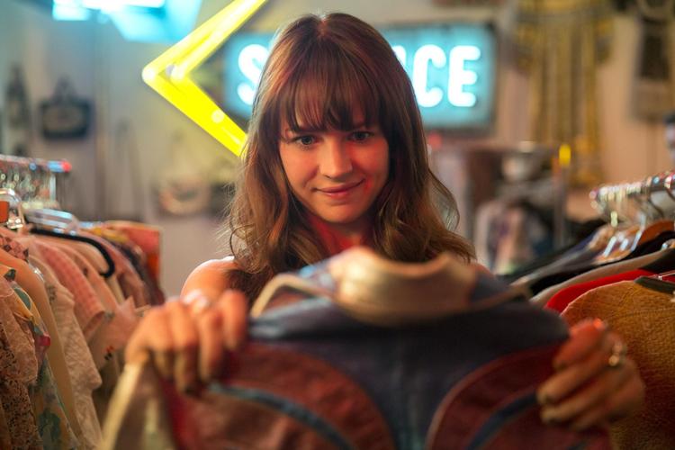 Britt Robertson i rollen som Sophia i ’Girlboss’. 