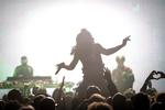 Mykki Blanco lavede en ekstra scene i form af et bord midt blandt publikum, hvor hun dansede rundt som en New York Ballroom-danser. 