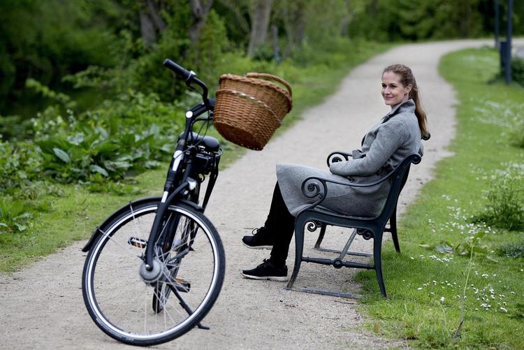 Maria Reumert Gjerding kører på elcykel – blandt andet så hun kan komme hurtigt hjem fra sit arbejde på Christiansborg til sine børn.  