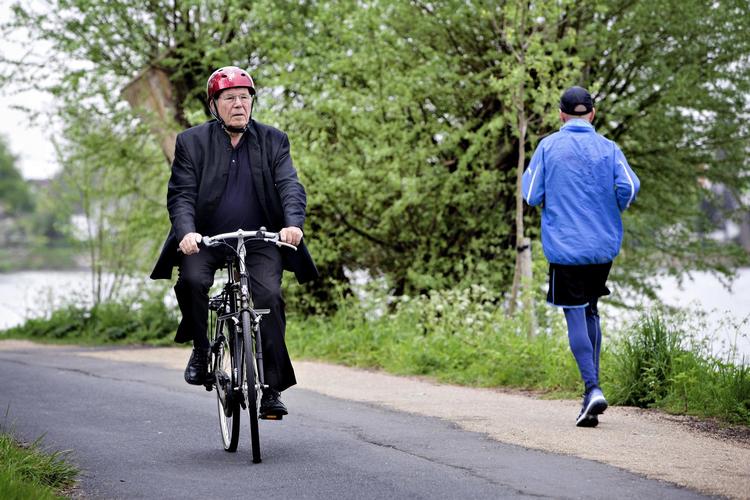 Man bruger sine sanser på en helt anden måde, når man cykler, mener Jan Gehl, der har cyklet hele livet – også under Anden Verdenskrig, hvor han og familien måtte cykle væk fra København for at komme i sikkerhed. 