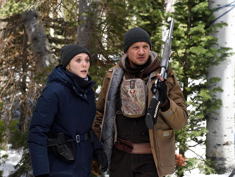 Jeremy Renner og Elisabeth Olsen har hovedrollerne i krimidramaet ’Wind River’, hvor hvid sne bliver rød. 