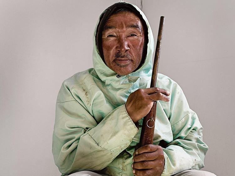 Henrik Saxgren har flere gange skildret livsvilkårene for inuitterne. Senest i fotobogen 'Ultima Thule', som netop er kommet i tredje oplag. 