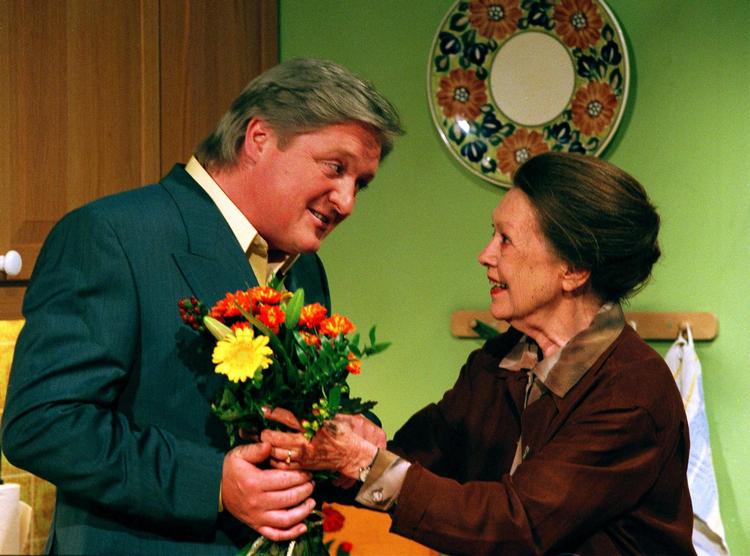 Ikke al komik behøver at blive genudsendt, mener Henrik Palle. F.eks. ikke 'Pas på mor' med bl.a. Steen Springborg og Grethe Holmer. 