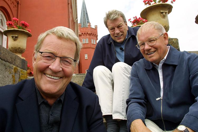 Niels Helveg Petersen (tv.), Preben Ahlefeldt-Laurvig og Carsten Fischer.  