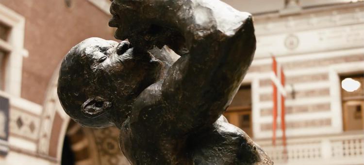 Filminstruktør Helle Stenum foreslår, at statuen ’Freedom’ får plads i Kongens Have i København. 