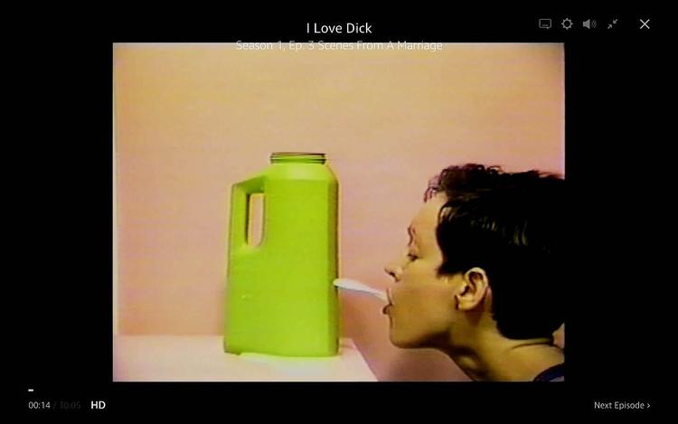 ’I Love Dick’ er fyldt med referencer til andre værker, som man på Amazon kan klikke sig videre til, f.eks. videoværket 'El Desierto’ af Lhasa de Sela. 