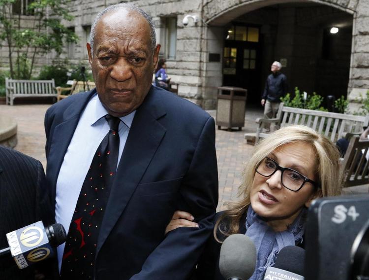 Bill Cosby risikerer 10 års fængsel. 