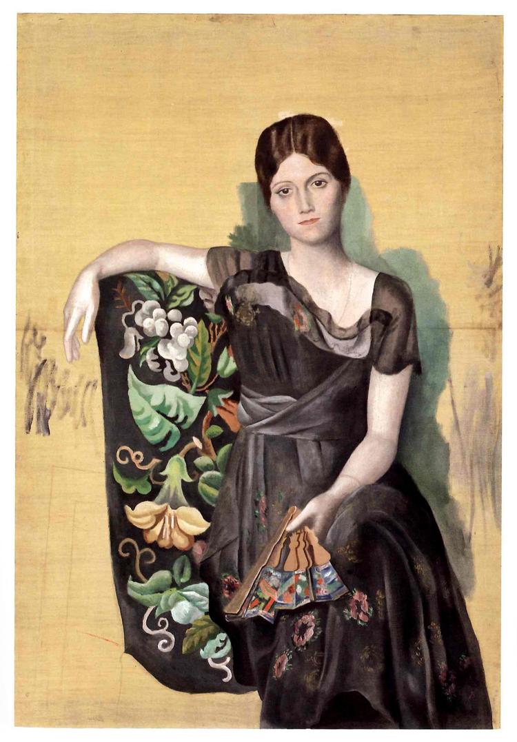 Er det umuligt for en maler at arbejde abstrakt, så længe han er forelsket? Det kunne man tro, når man ser Picassos portræt fra foråret 1918 af Olga Khokhlova (øverst).  