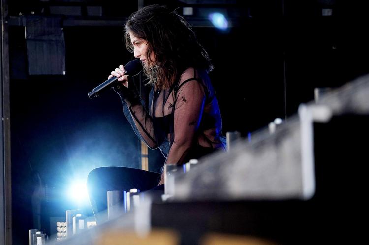 Newzealandske Lorde debuterede som 16-årig for 4 år siden. Nu udkommer hendes andet album, der former sig som scener fra en privat fest. 