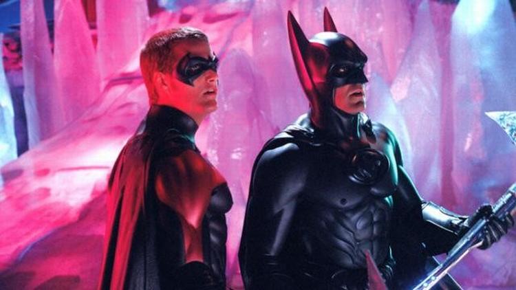 Den 20 år gamle 'Batman & Robin' var intet mesterværk. Nu siger instruktøren undskyld. 