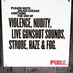 Det er farlige sager, der indgår i Public Theatres opsætning af ’Julius Cæsar’ i New York. Trump indgår også, og det har skabt ekstra drama. 