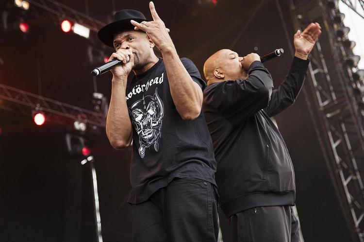 En hyldest til den myrdede tredjemand i Run DMC, dj Jam Master Jay, tog overhånd, da hiphopgruppen optrådte på Tinderbox. Hyldesten fyldte for meget, musikken for lidt. 