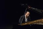 Også de mange farver, der kan trylles frem på et flygel, havde Igor Levit overskud til at lege med, da han spillede Bach solo i Tivoli. 
