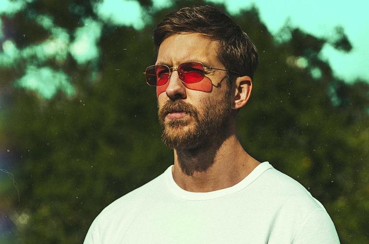 Calvin Harris (billedet) og DJ Khaled disker begge op med de allerstørste popnavne på deres album. 