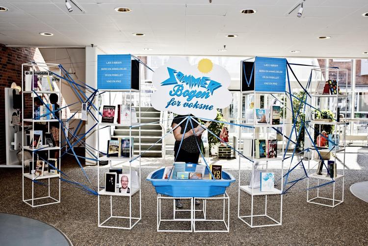 På Ballerup Bibliotek arbejder man i øjeblikket på at gøre lånerne mere opmærksomme på det omfattende digitale indhold, der er til rådighed på biblioteket.  