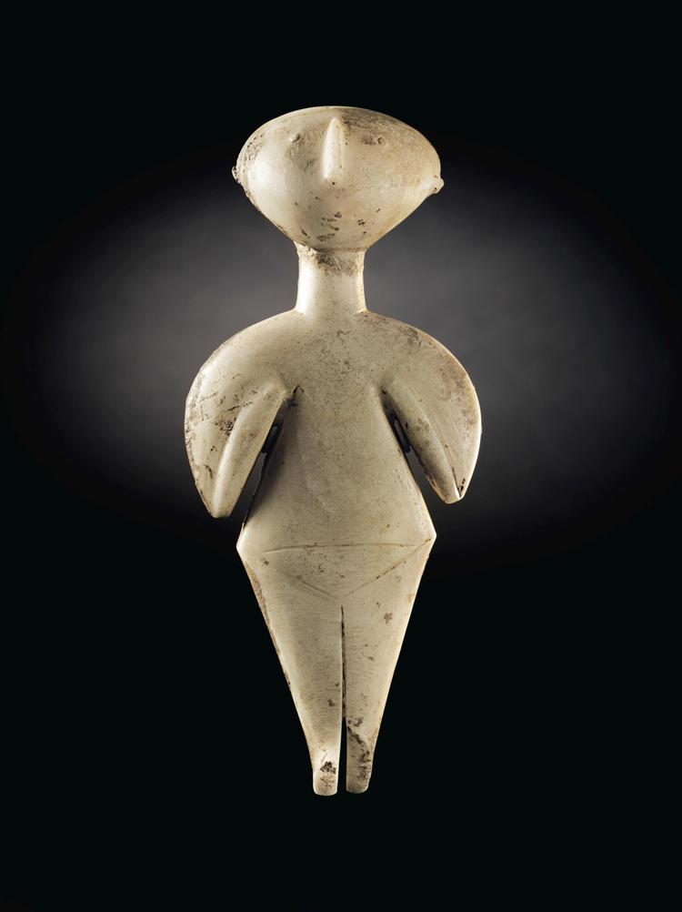 Marmorfiguren er omkring 5.000 år gammel og blev i sin tid offer for gravrøvere.  
