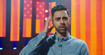 Komikeren Hasan Minhaj slog igennem på talkshowet 'The Daily Show’ og nu kan hans standupshow ses på Netflix. 