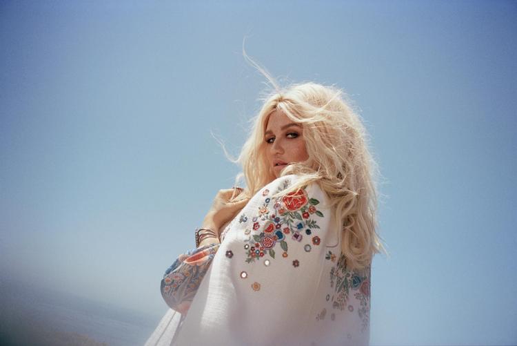 Kesha er vendt tilbage til Nashville, country og soul på sit tredje album. 