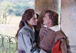 Elsa Martinelli og Jean Marais i 'Mit sværd for Frankrig'. 
