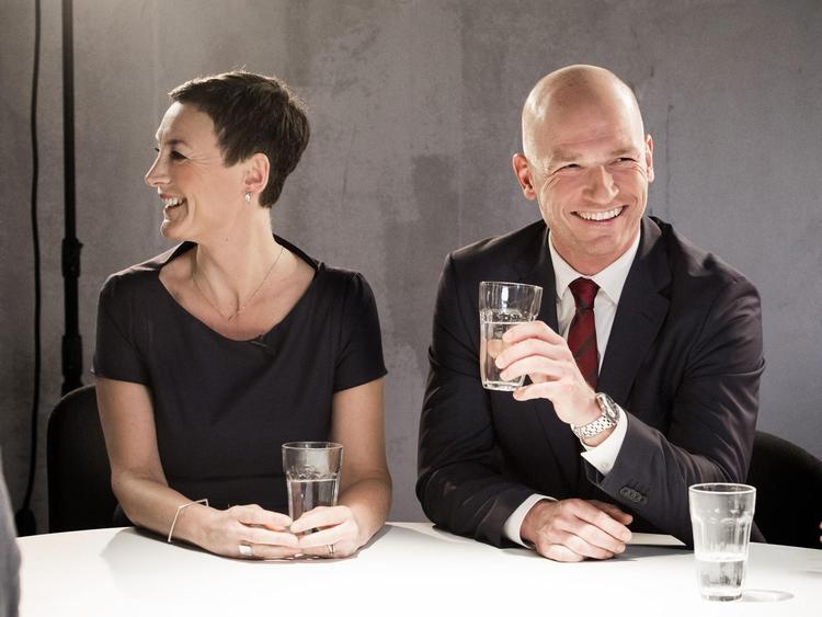 Janni Pedersen og Lasse Sjørslev er det ene af to værtspar i 'News & Co.'. Det andet er Charlotte Beder og Søren Lippert. 