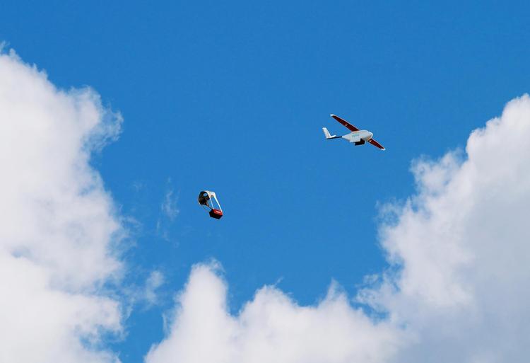 Keller Rinaudo og Justin Hamiltons medicinske droner. 