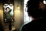 På grund af Europas flygtningestrømme er Maria Schraders ellers tilstræbte tidløse film blevet chokerende virkelig. 