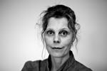 »Der opstår et ordløst parallelunivers af pauser i bogen,« siger Sophia Kalkau om sit arbejde med 'Krisehæfterne'. 