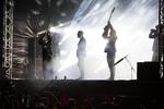 Matt Berninger flankeret af brødrene Dessner forener rockattitude med digterhænder begravet i lommen. The National spillede på festivalen Haven i København i august. 
