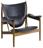 Finn Juhls Høvdingestol hører til klassikerne, som ifølge designer og forfatter Thomas Dickson giver os tryghed i det genkendelige, ikke mindst i krisetider. Men hvis verden går mod højkonjunktur, kan klassikerne meget vel ryge ud til fordel for modulære, fleksible møbler, mener han. 