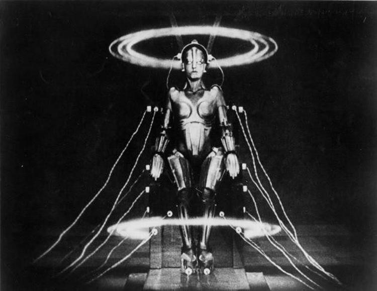 I ’Metropolis’ bygger Dr. Rotwang en robot, der i skikkelse af Maria skal ægge arbejderklassen til oprør og selvdestruktion. 