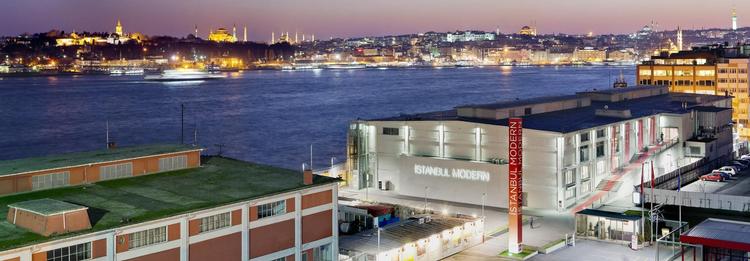 Istanbul Modern er et af fire steder, hvor biennalen finder sted. 
