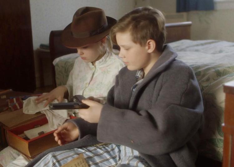To børn fra 2017 sendes tilbage til forskellige tidsperioder i DR’s nye danmarkshistorieserie for børn, 'Venner fra fremtiden'. Her er de i 1952. 