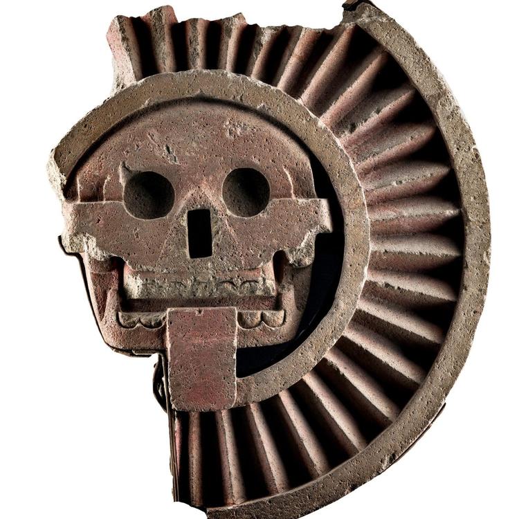 I et hul tæt ved Mexicos hovedstad fandt den mexicanske arkæolog Sergio Gómez Chávez i fællesskab med sine kolleger en lang række skatte. 