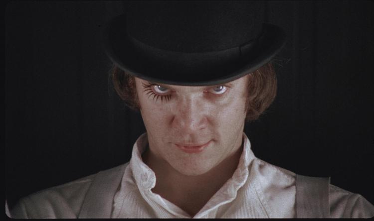 Stanley Kubricks provokerende ultravoldsfilm ’A Clockwork Orange’ udløste hadebreve og trusler imod Kubrick i et omfang, så han endte med at trække filmen tilbage fra de engelske biografer.  